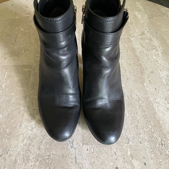 Tory Burch Bristol Black Leather Bootie Gold Logo 8 1/2 - Picture 6 of 14